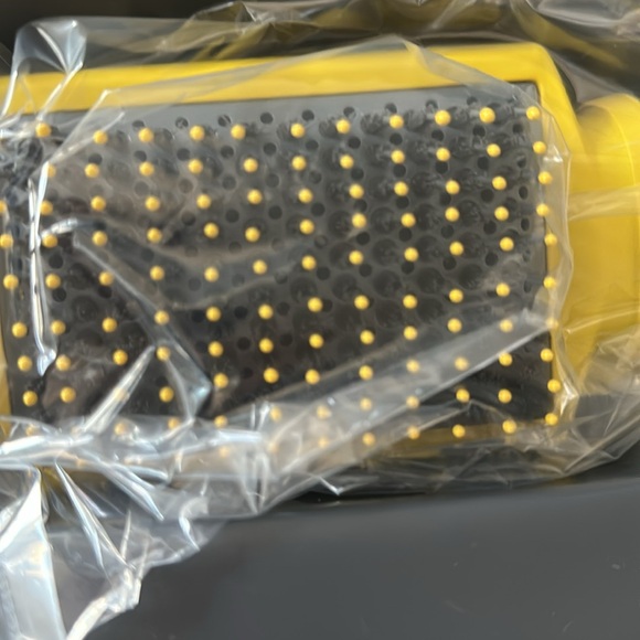Drybar The Smooth Shot Paddle Brush Blow-Dryer - Yellow - Picture 4 of 4